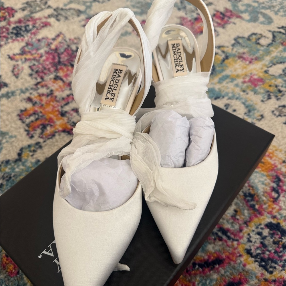 Badgley Mischka White Heels - Picture 2 of 3